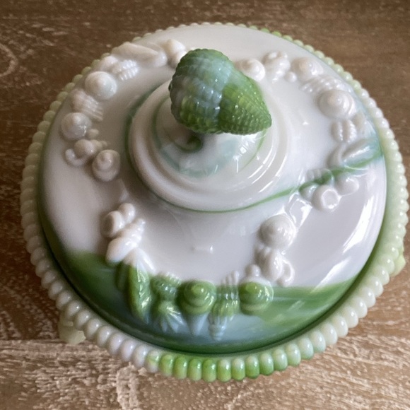 Vintage Westmoreland rare green and white Candy Dish with lid - Picture 2 of 14